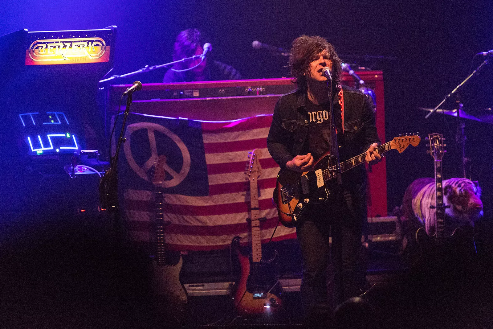 Video: Ryan Adams nupper atter fra Oasis' bagkatalog