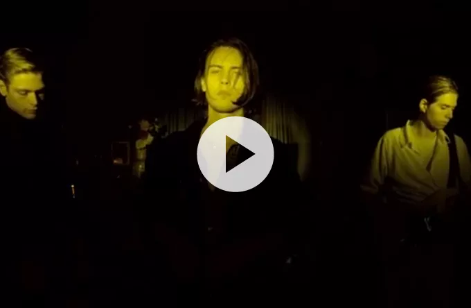 Premiere: Iceage på vej med treer – se videoforløber