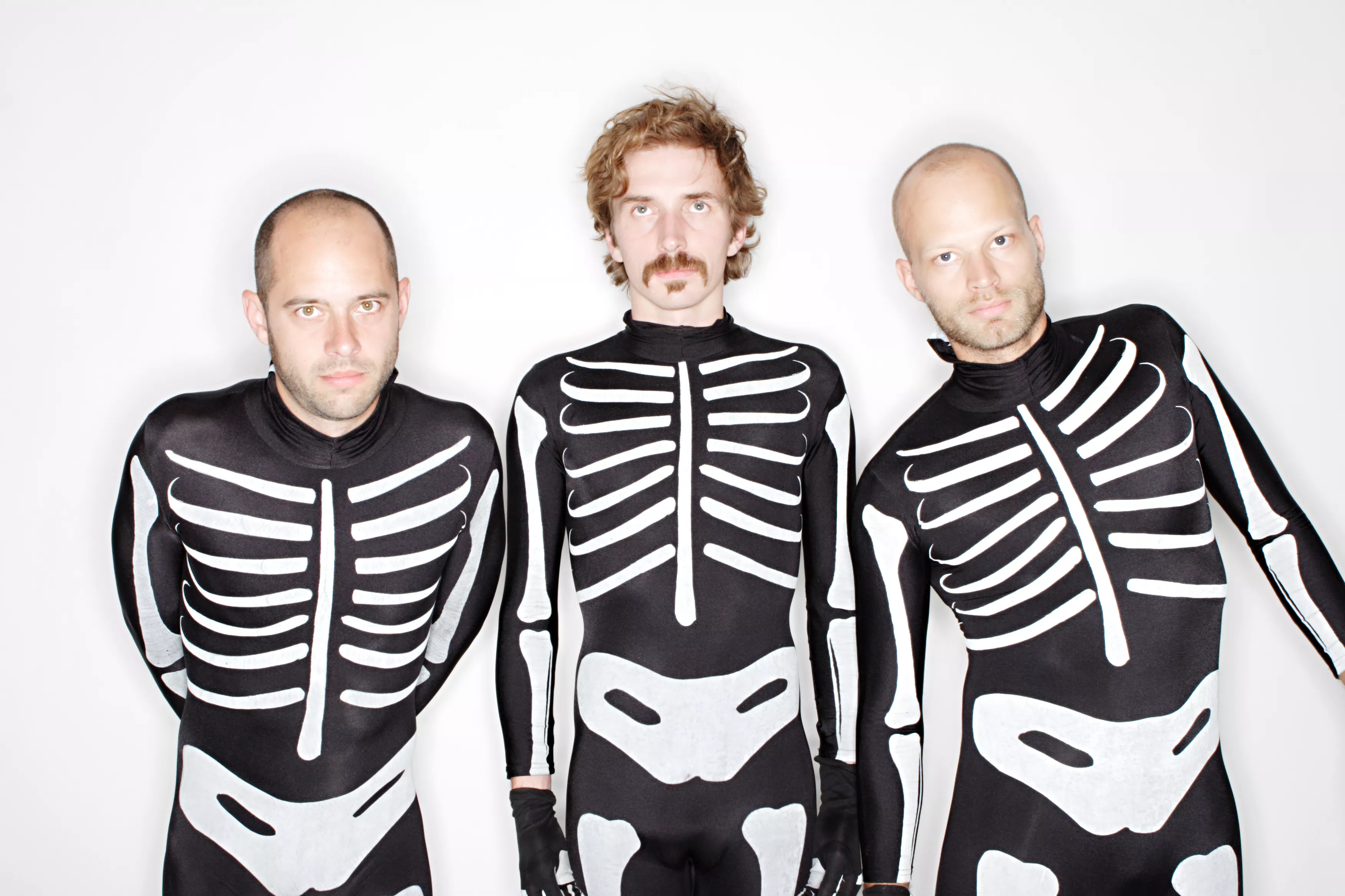 Se WhoMadeWho live på nettet