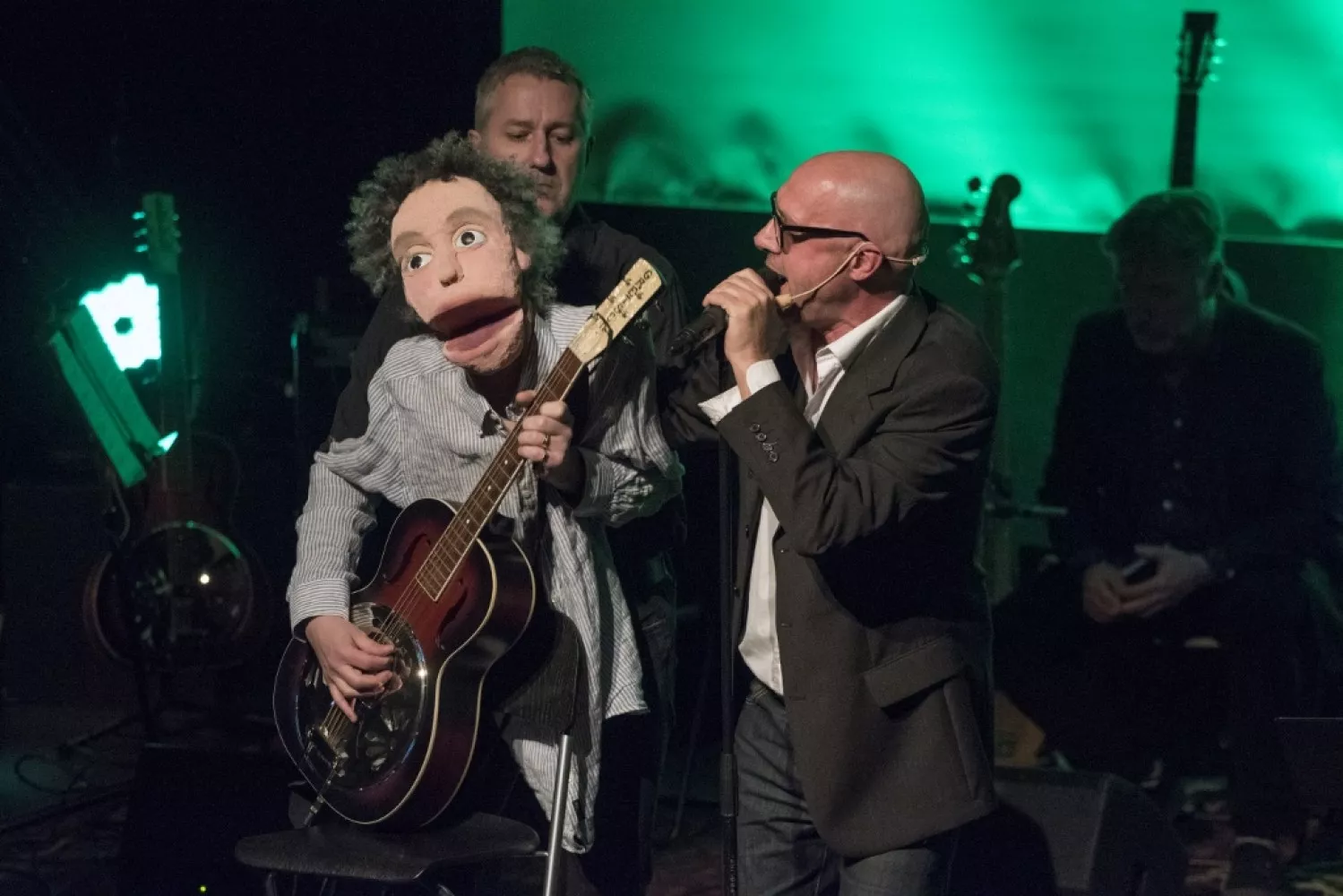 Fascinerande men ojämn återblick till de vilda punkåren