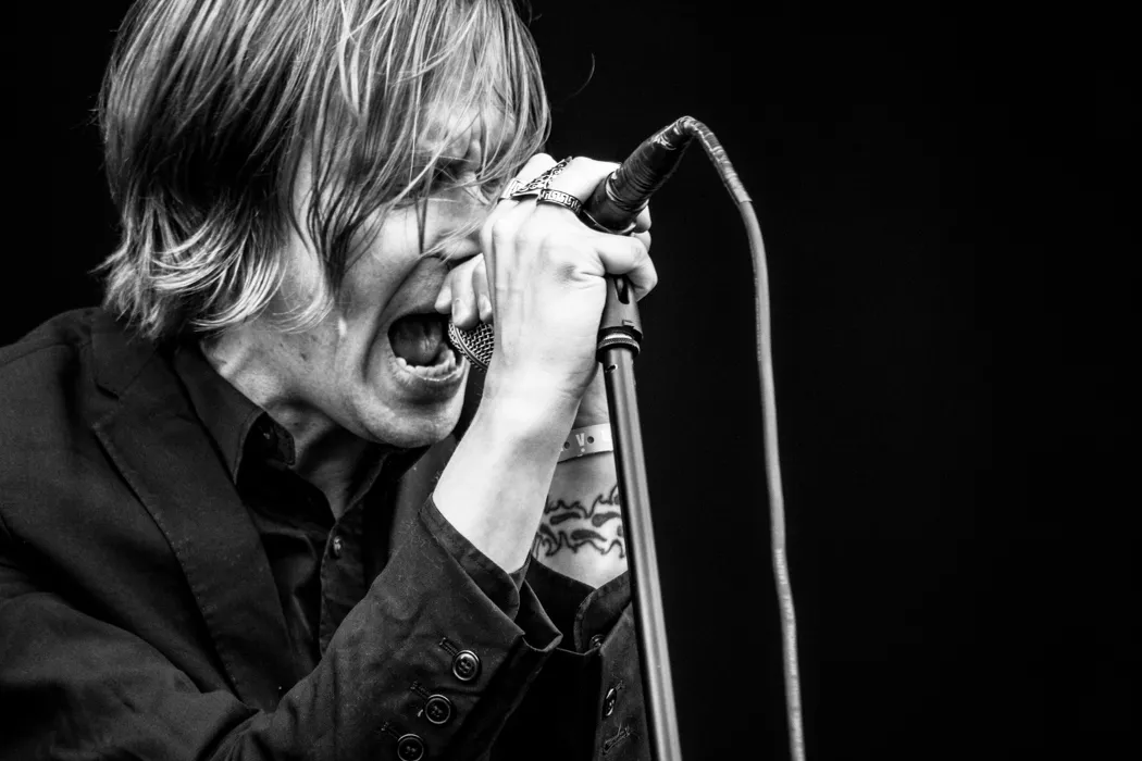 Hör Dennis Lyxzéns brandtal om Zara Larsson och korvfester