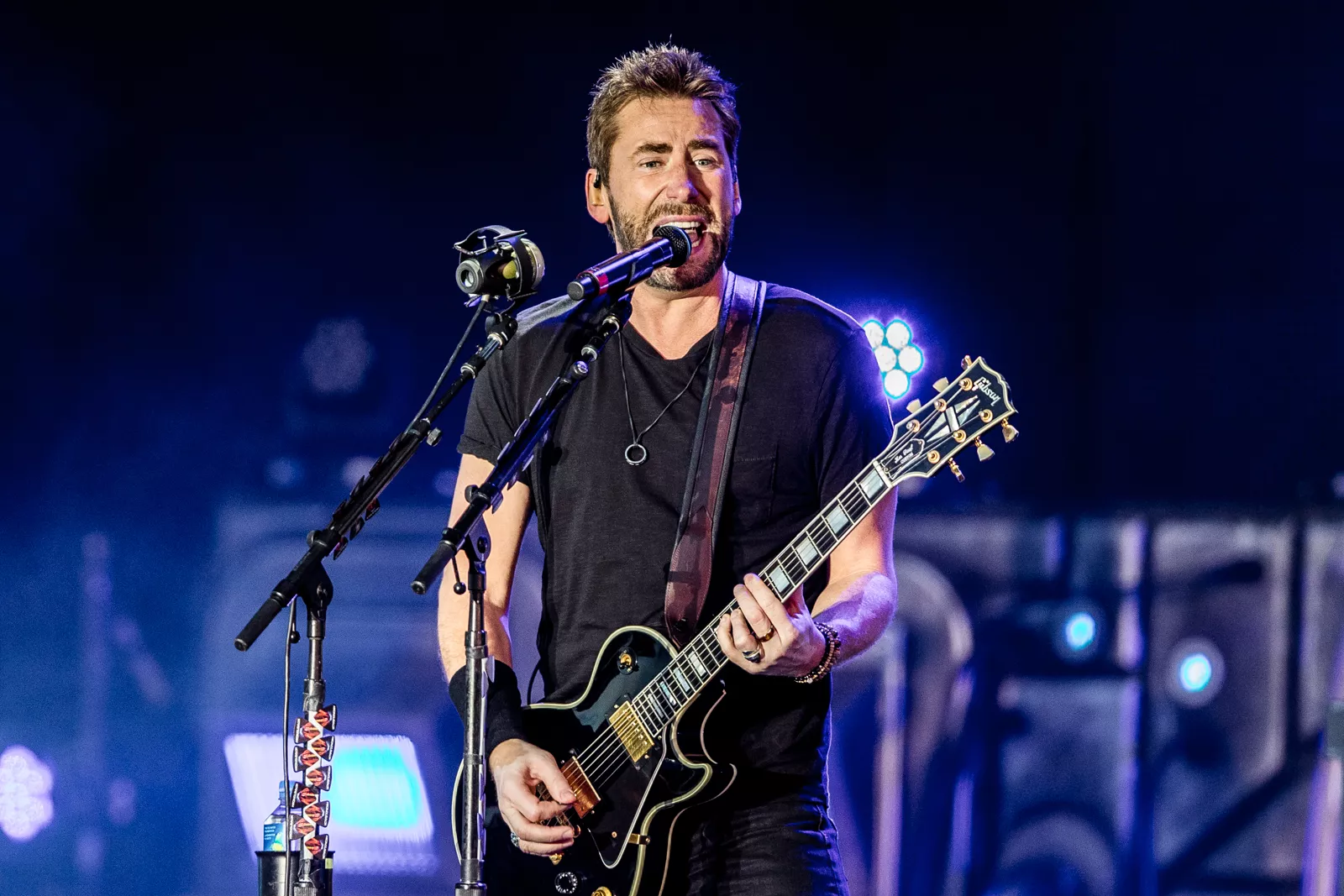 Nickelback udgiver covernummer med masser af fart på