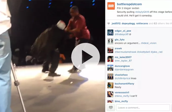 Se rapper forsøge at skide på scenen