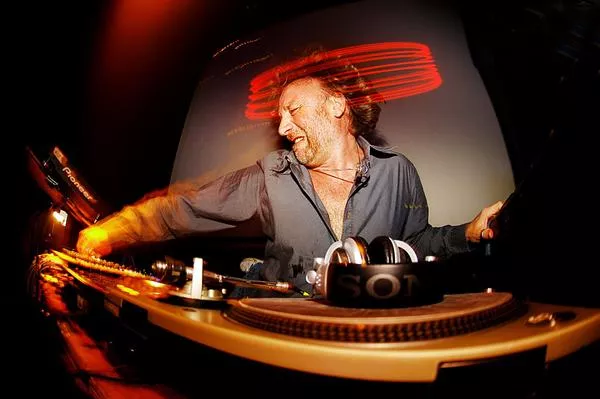 Peter Hook udgiver bog om The Haçienda