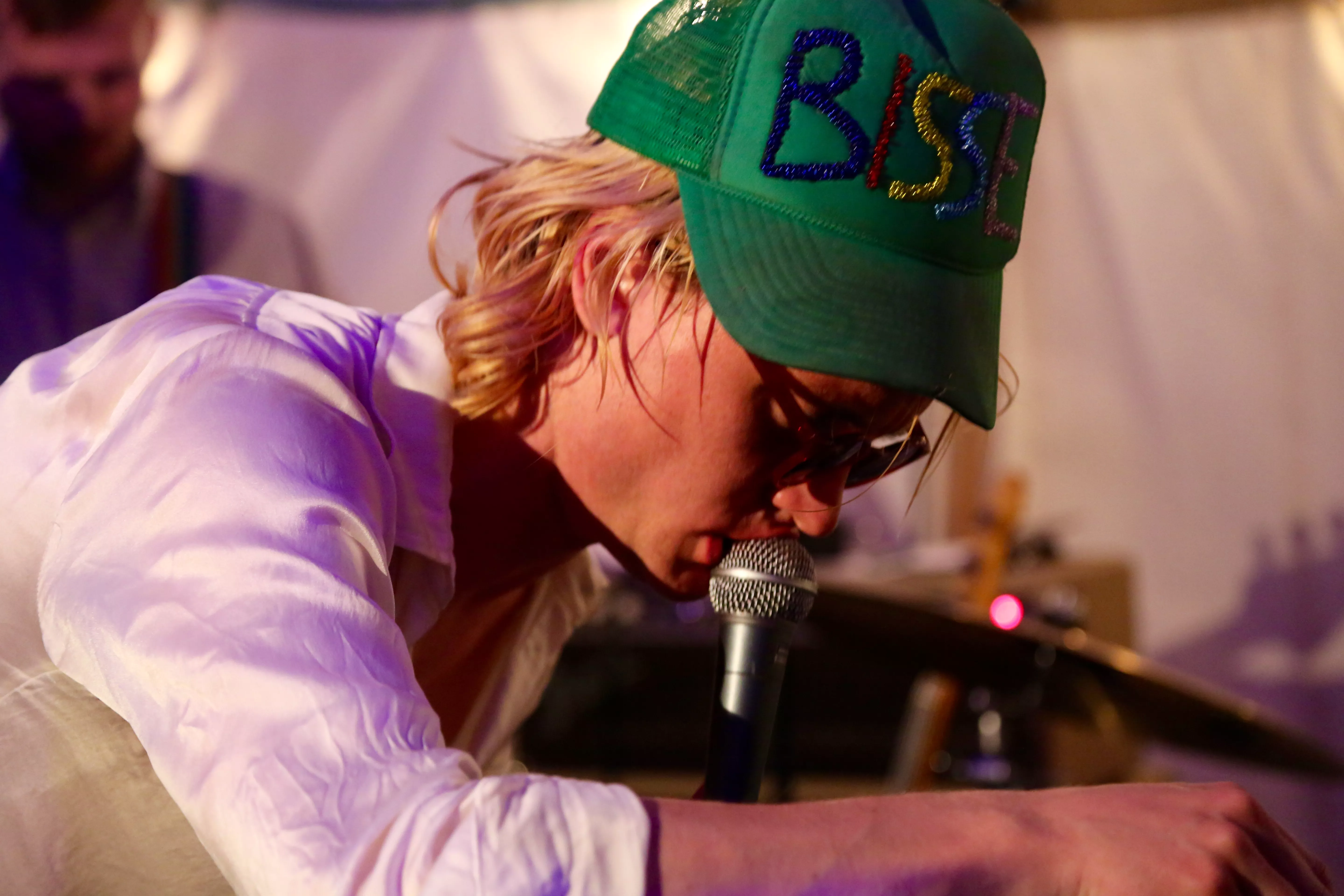 Bisse varmer op til næste album med ny single