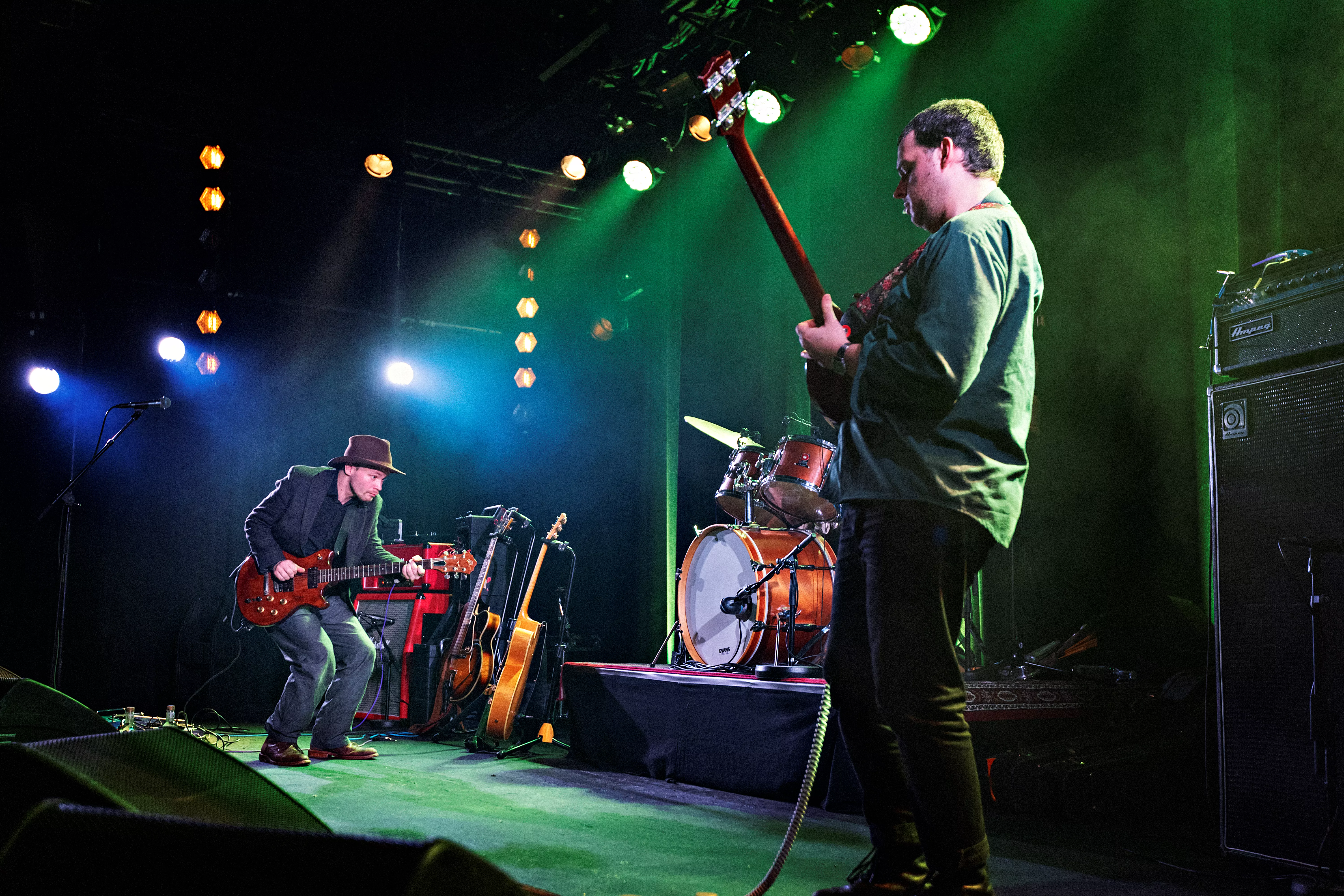 Maktdemonstrasjon og frustrasjon