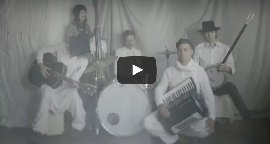 VIDEOPREMIÄR: Crash Nomada - Ljuset Som Du Sökte