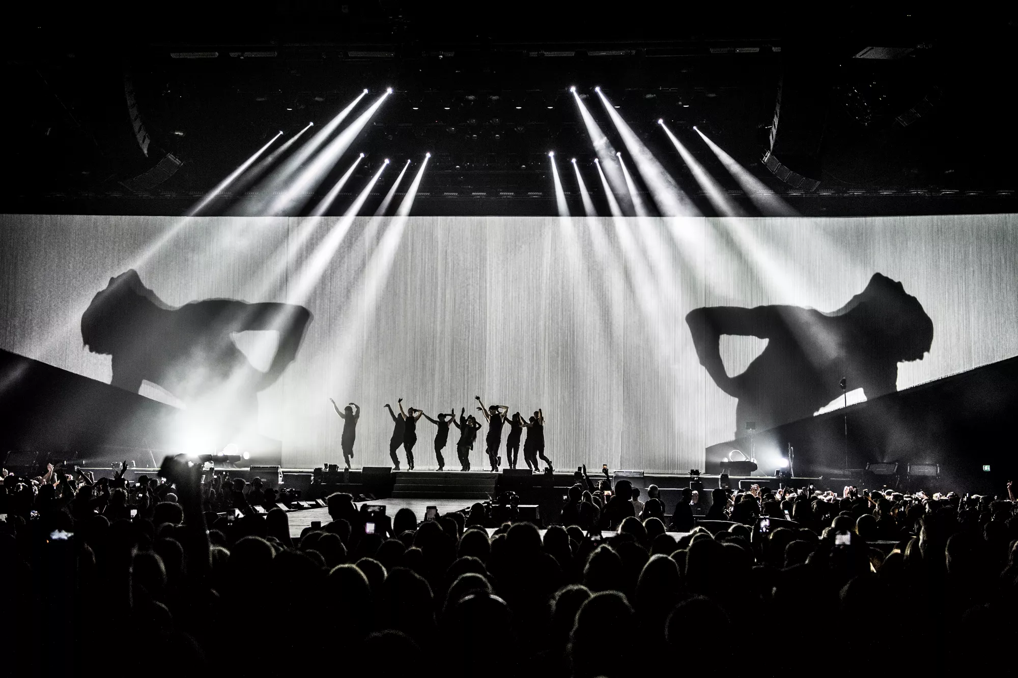 Ariana Grande med minnekonsert for terrorofre i Manchester