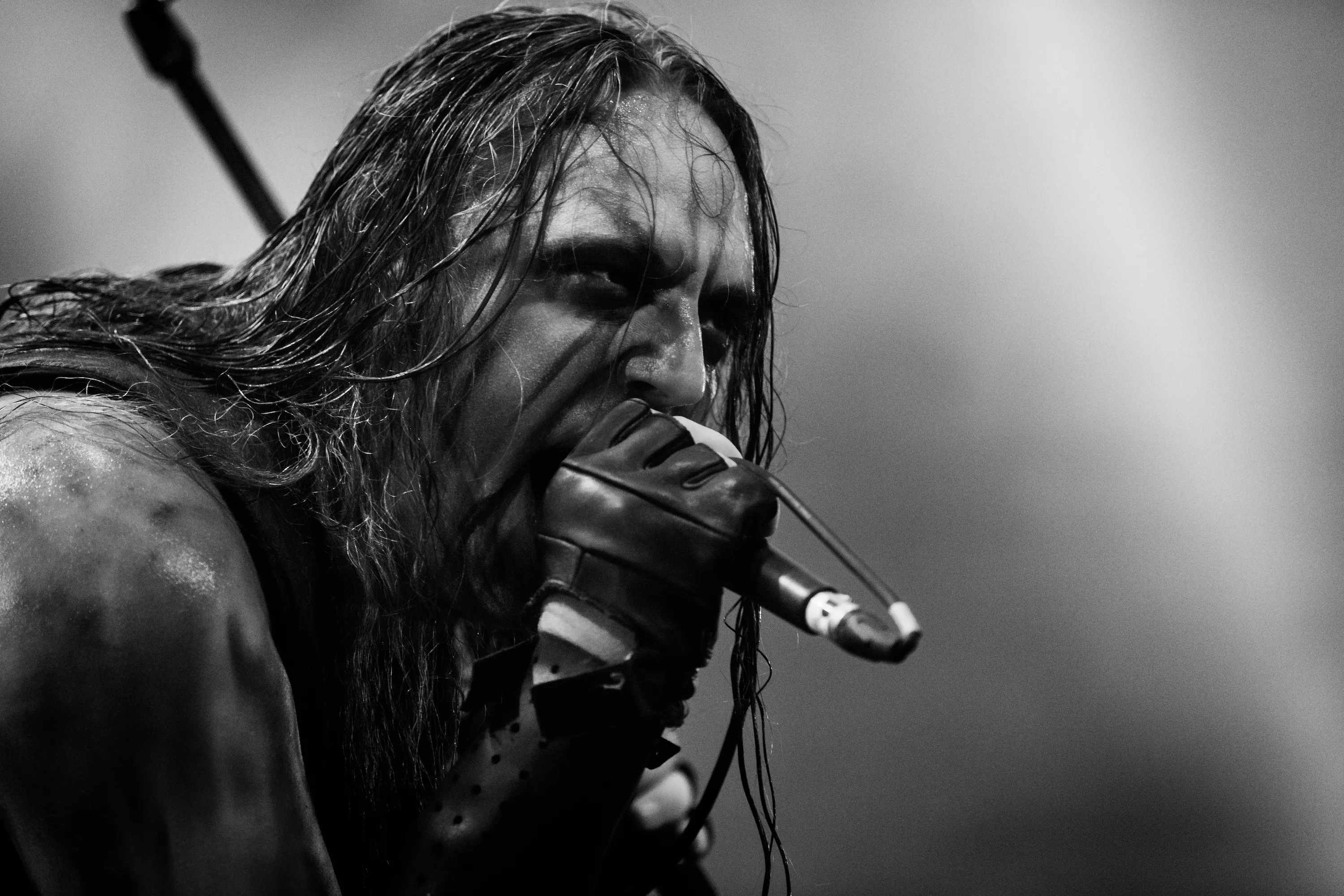 "Det är bedrövligt beteende", säger grundaren och gitarristen Morgan Håkansson till Expressen.