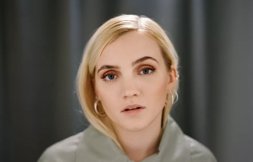 "Pop på svenska!" – håll koll på Julia-Lotta