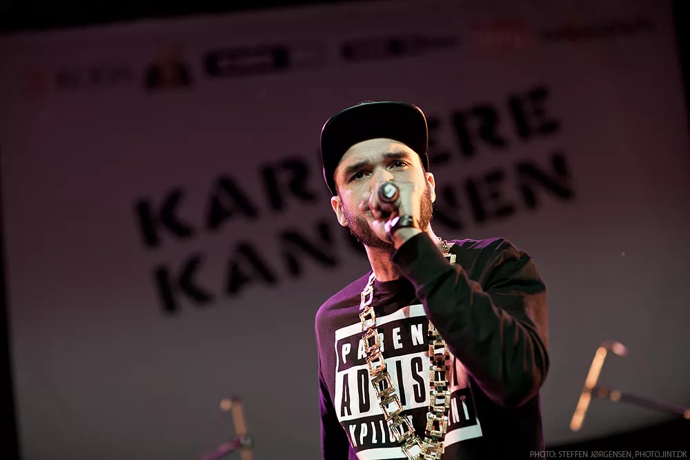 KarriereKanon-vinderne Vild $mith signer med Universal