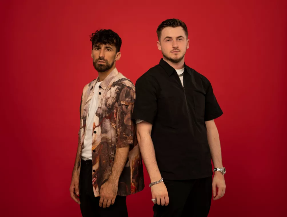 Jimilian og Gio skruer op for festen – der bliver ensformig