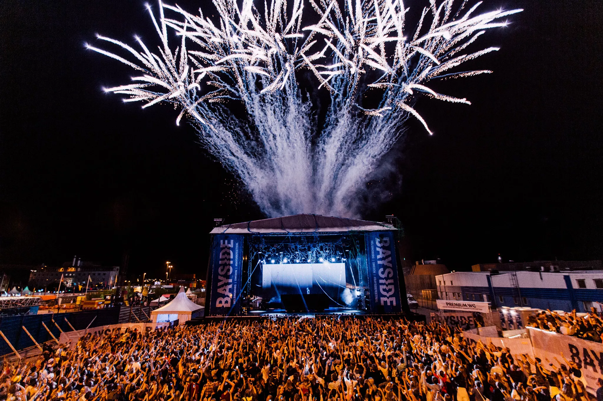 Bayside öppnar med superbokning