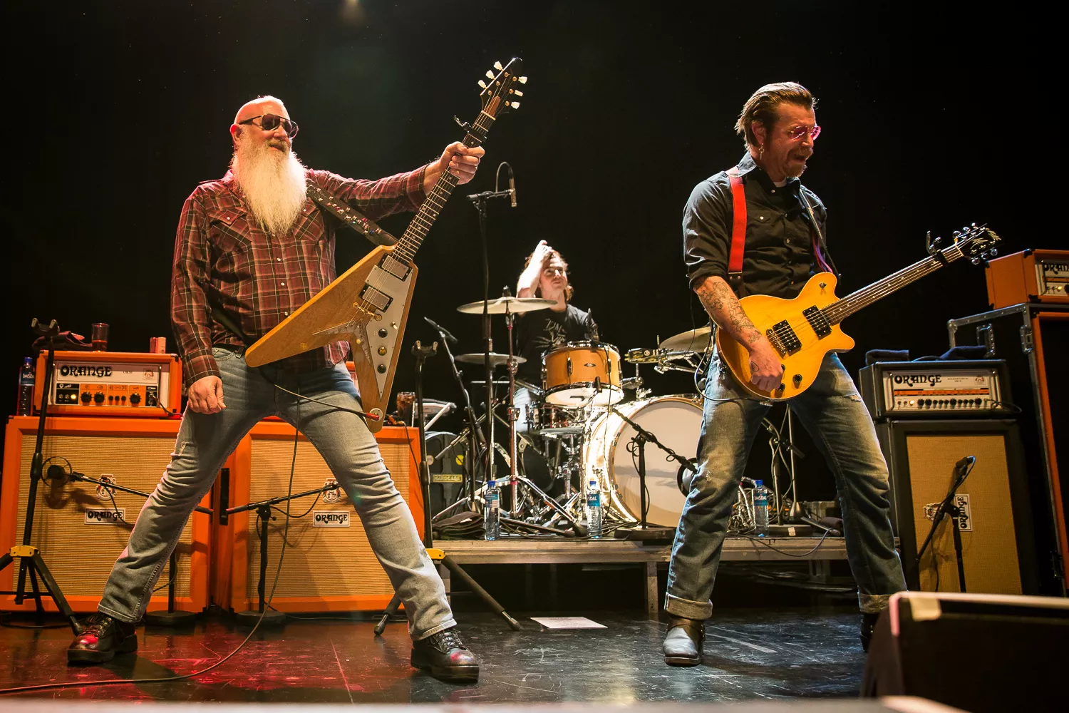 Video: Se Eagles of Death Metal tilbage på scenen efter terror