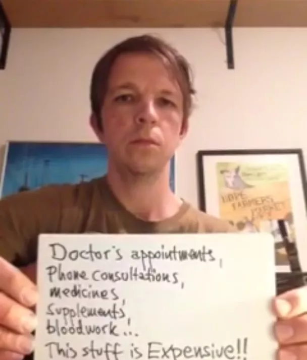 Svensk indie-sångare ber om ekonomisk hjälp