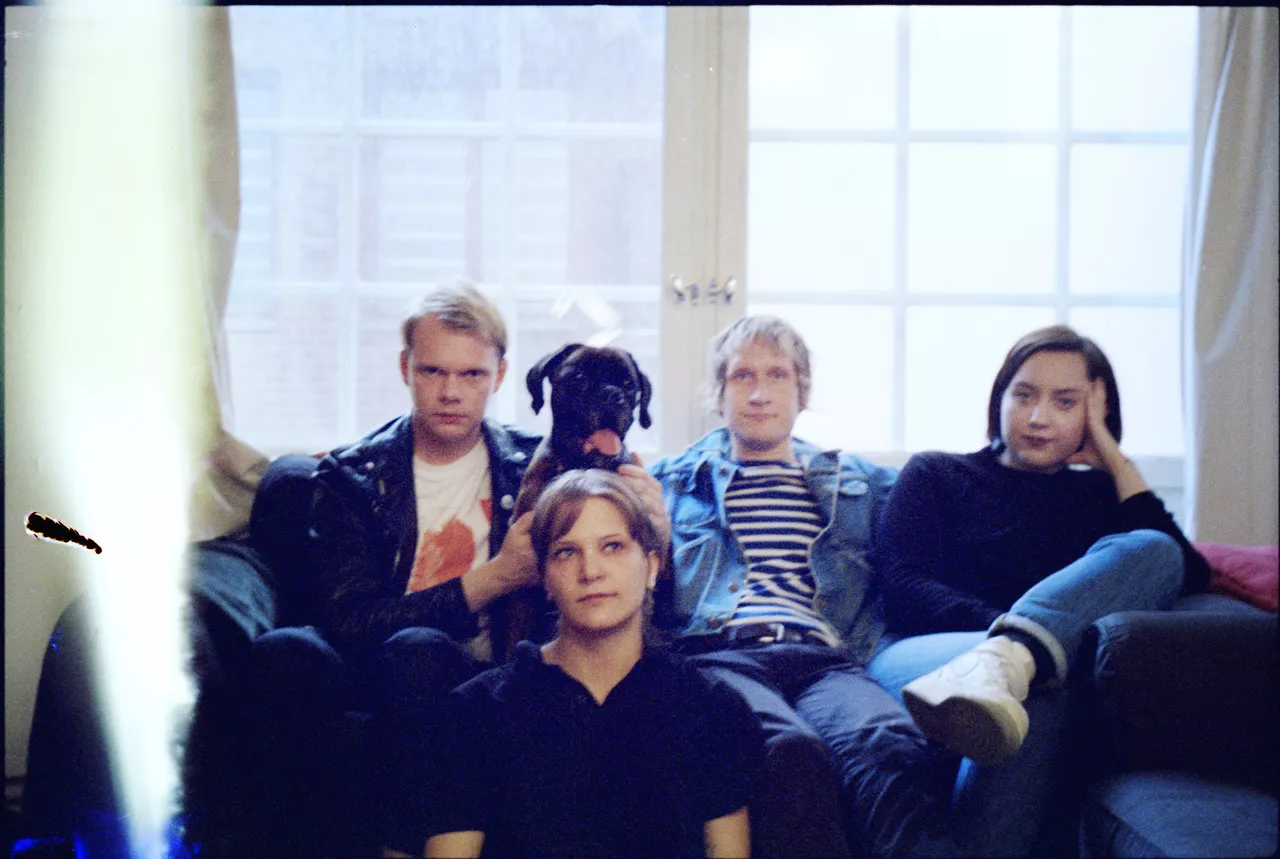 Makthaverskan släpper album och drar på turné