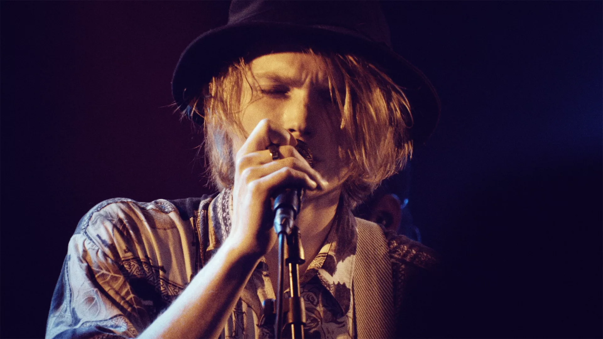 VIDEOPREMIÄR: Ulrik Munther – Nån Gång