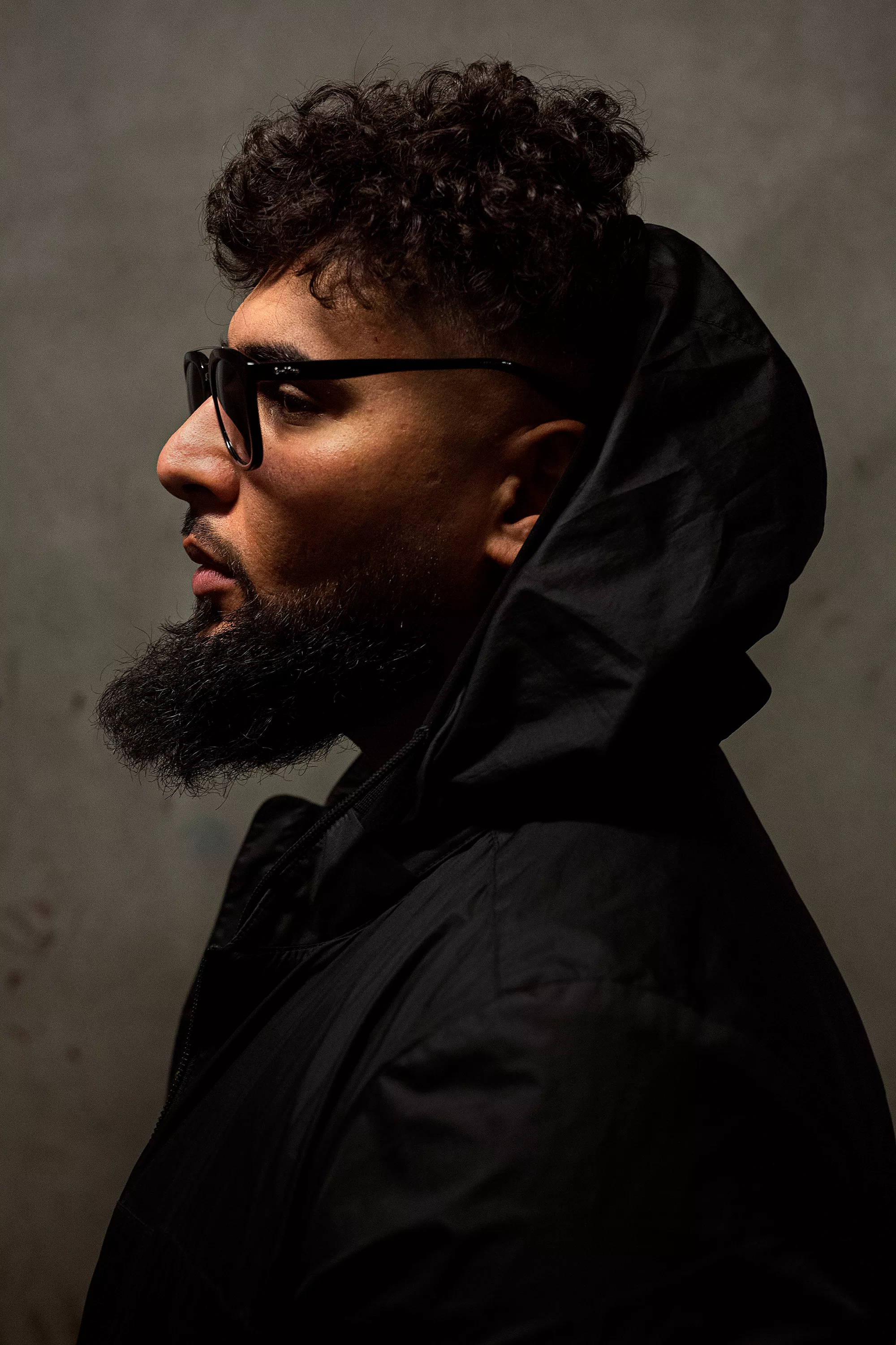 Node tilbage med single og video – med narko, våben og slagsmål