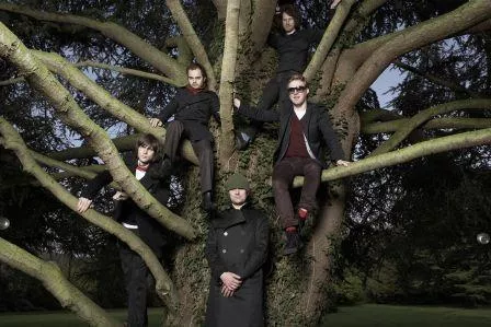 Kaiser Chiefs udgiver fysisk album