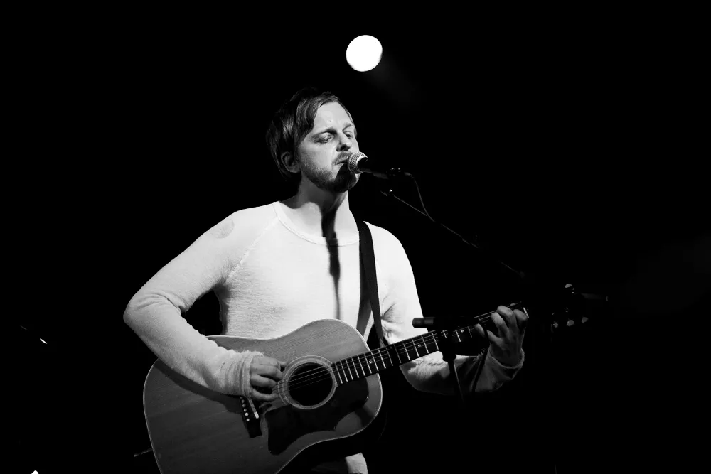 Teitur opfører sit debutalbum til oktober