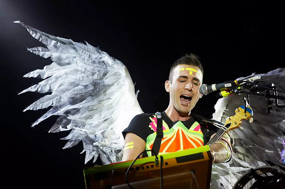Sufjan Stevens kritiserer Miley Cyrus' grammatikevner