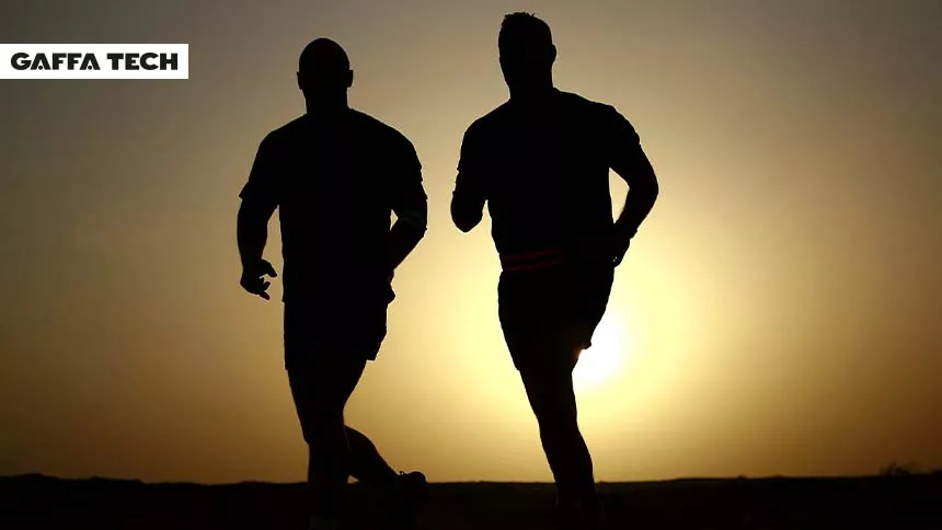 ANMELDELSE: Elegant smartwatch og avanceret fitness tracker i et – men med udfordringer