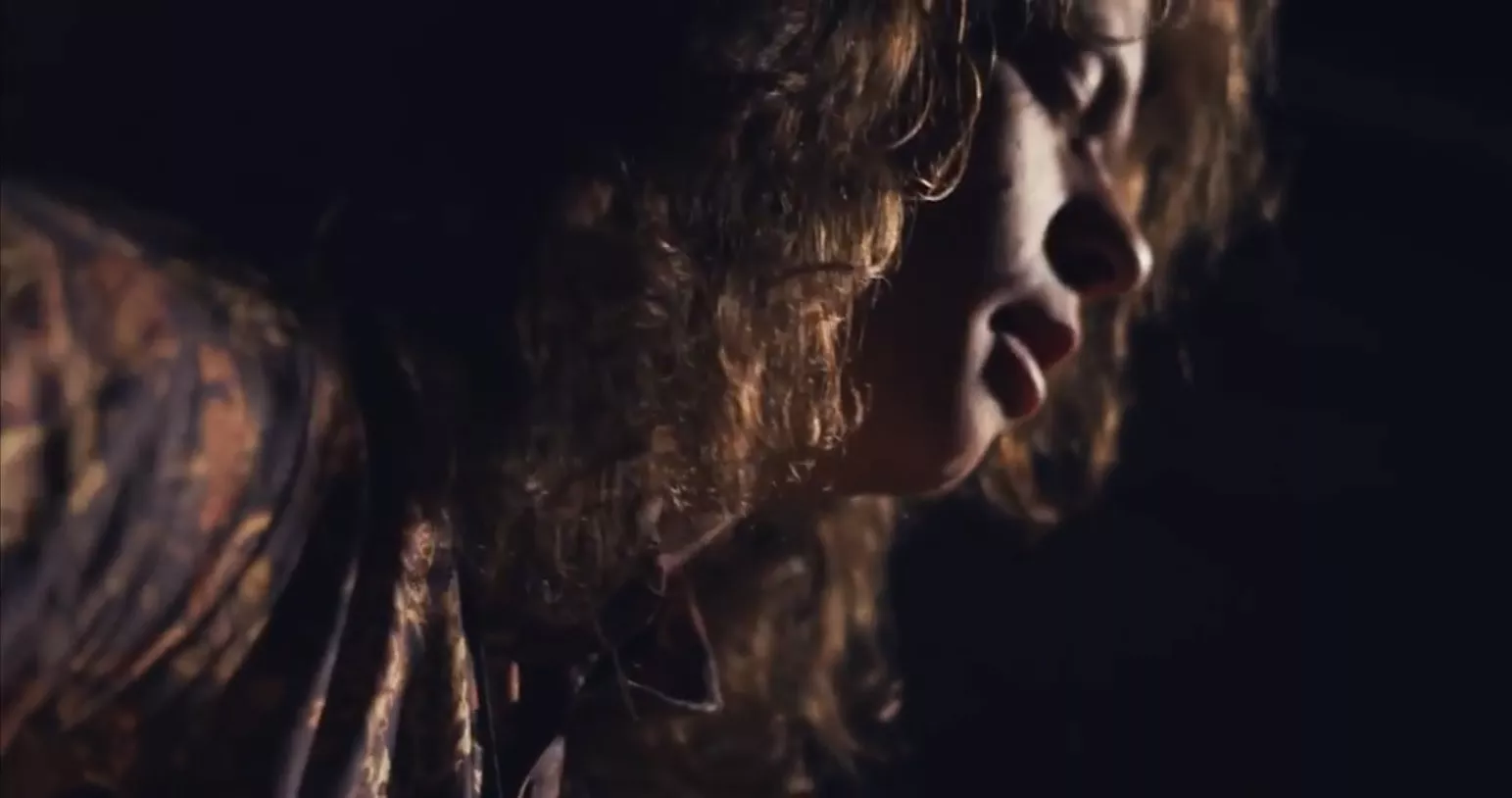 VIDEO: I samarbejde med Hus Forbi synger hjemløse Kasper om håb