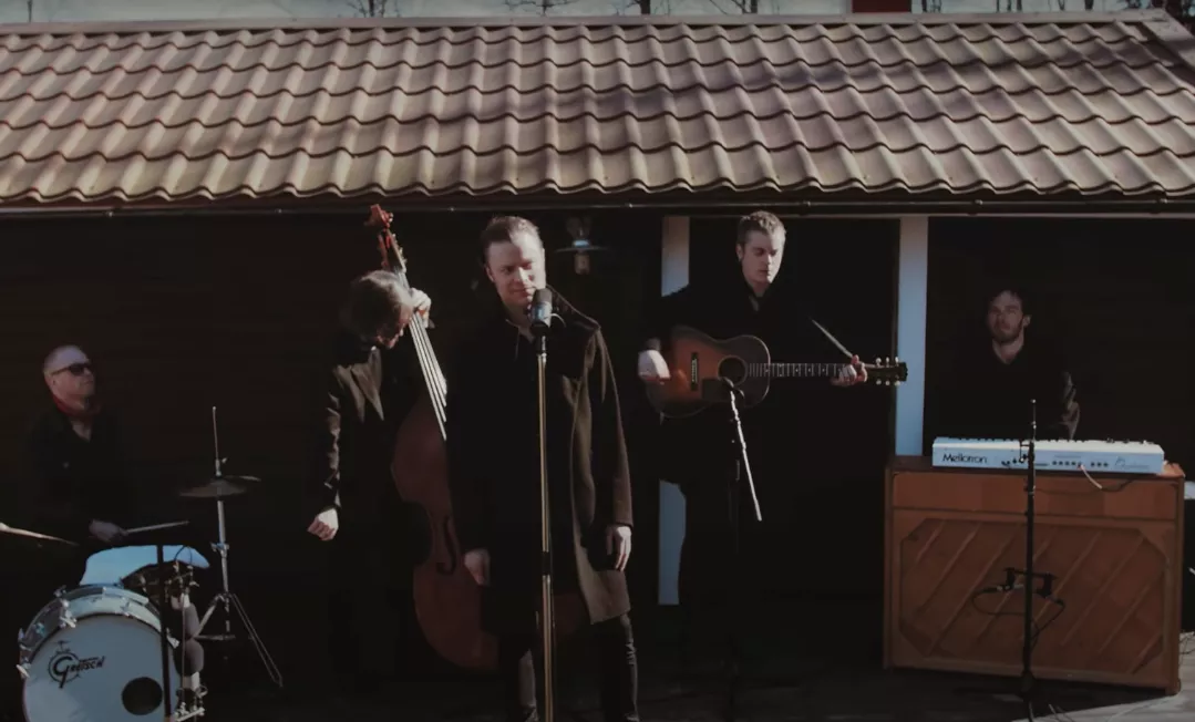 VIDEOPREMIÄR: Mando Diao – Själens Skrubbsår