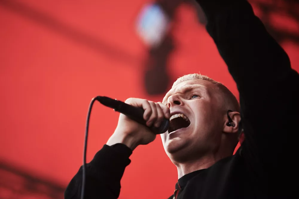 TRØSTE-ROSKILDE: Se The Minds of 99 fremføre "Stjerner på Himlen" på Orange Scene