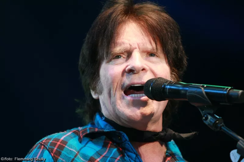 John Fogerty er øverste nyhed på hitlisten