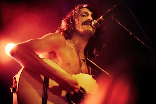 Gogol Bordello klar med ny EM-sang