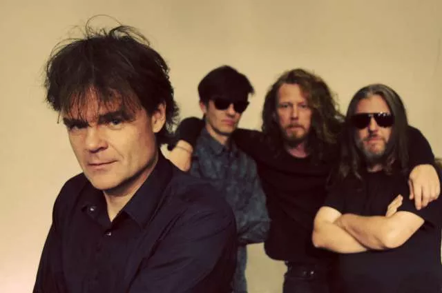 "Utgångspunkten var att skriva Ramones-liknande låtar''