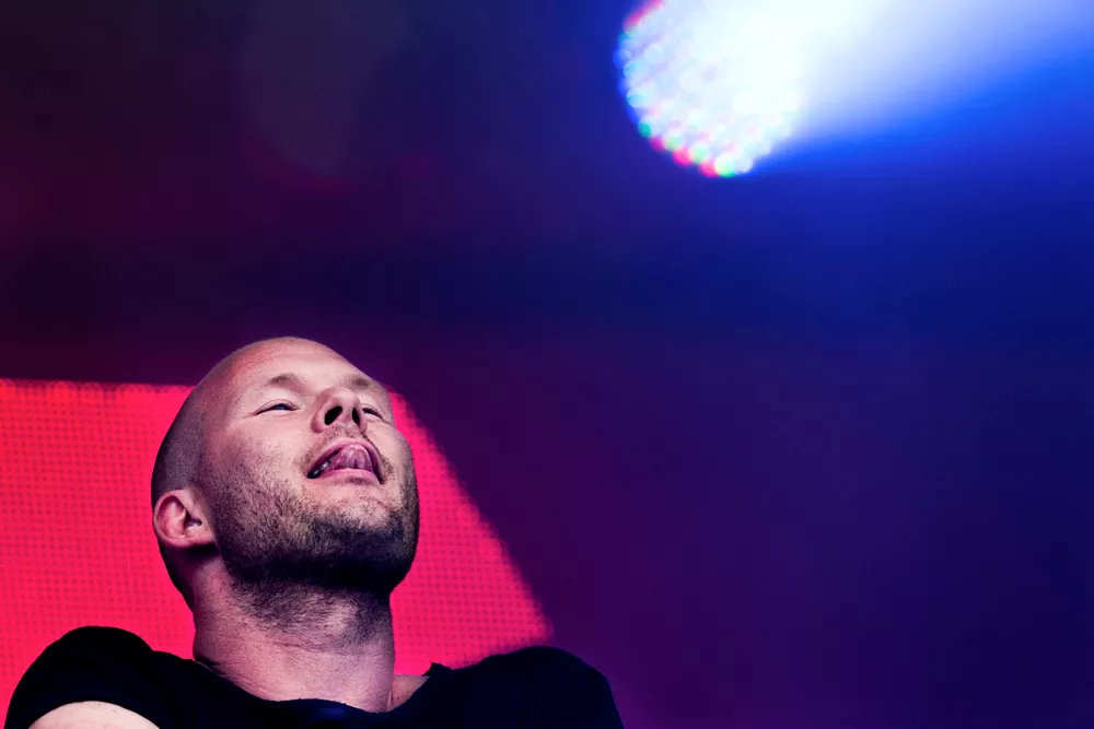 Dada Life-Olle går solo med gestalter i natten