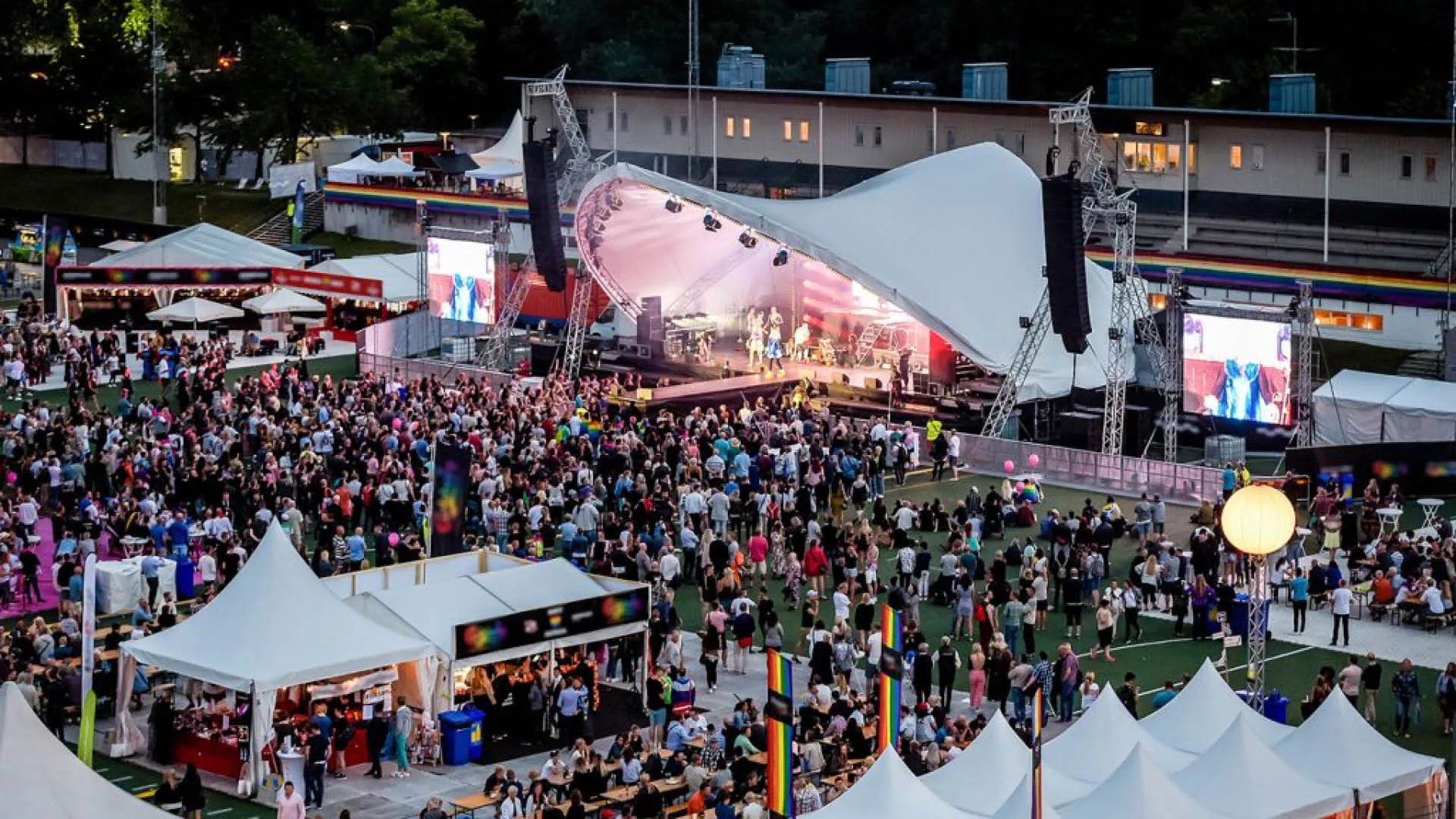 Stockholm Pride invigs med countrykväll