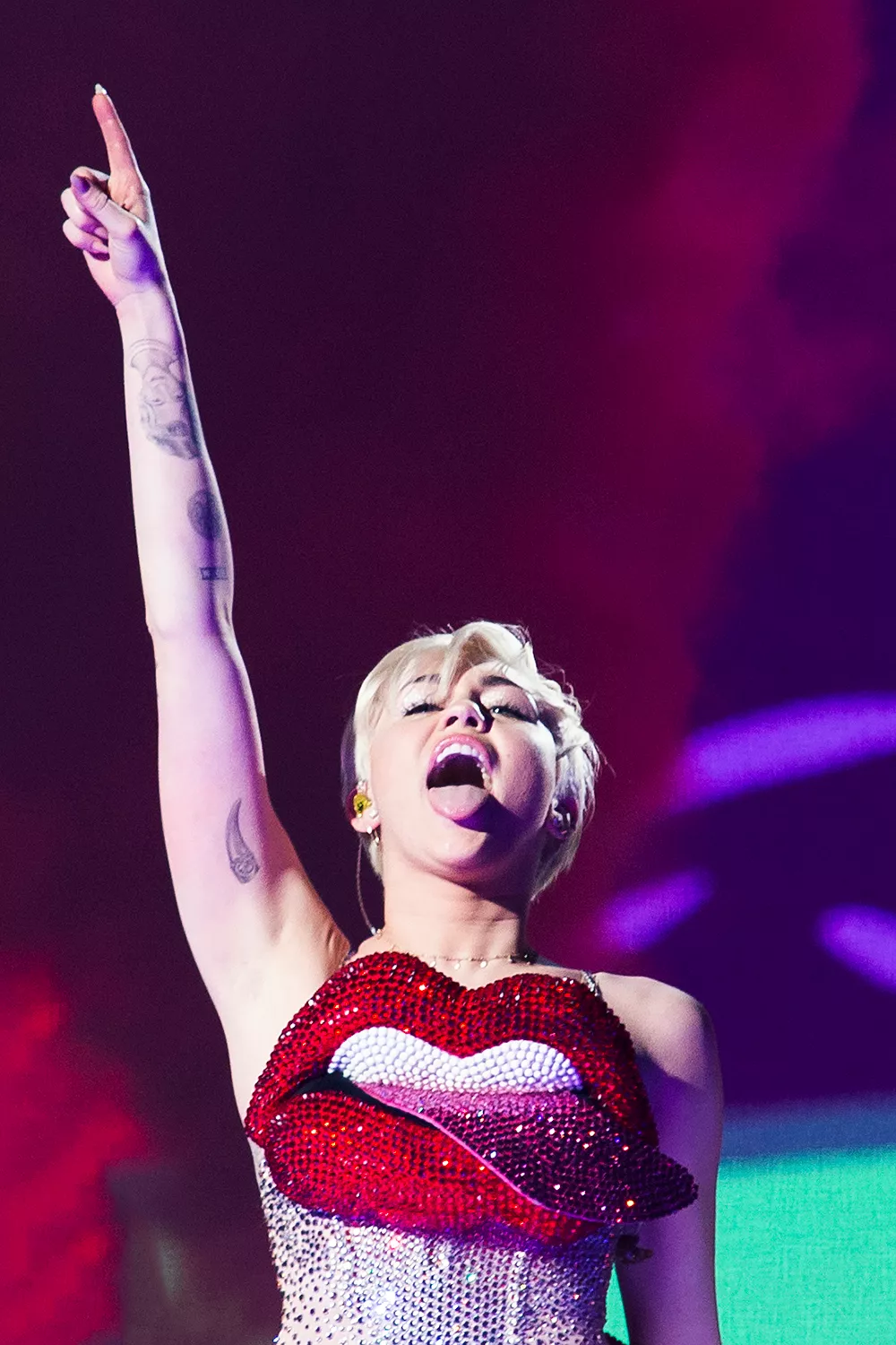 Koncertaktuelle Miley Cyrus overtager MTV i dag