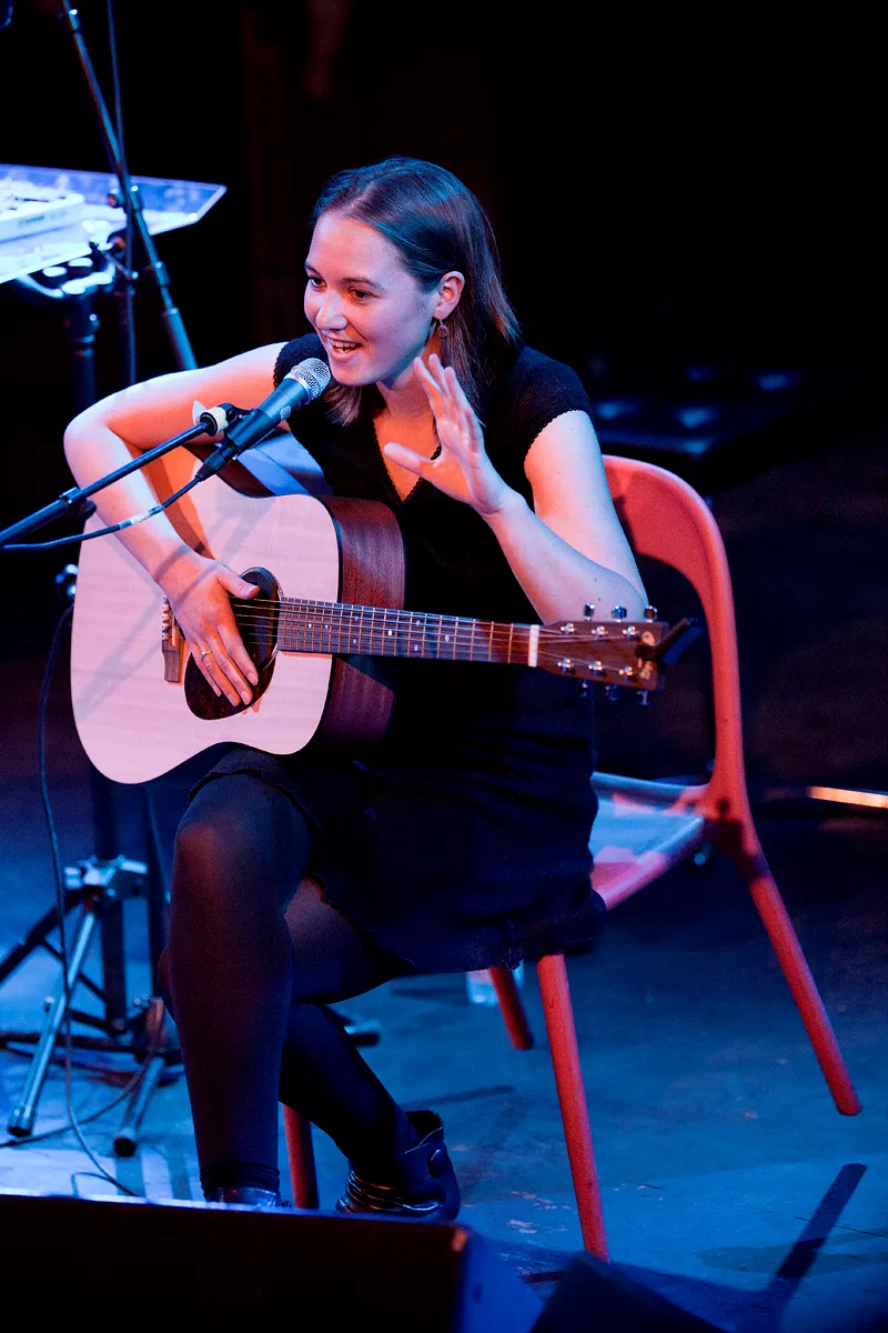Sophie Hunger og Gemma Hayes og Laura Marling: VoxHall, Århus