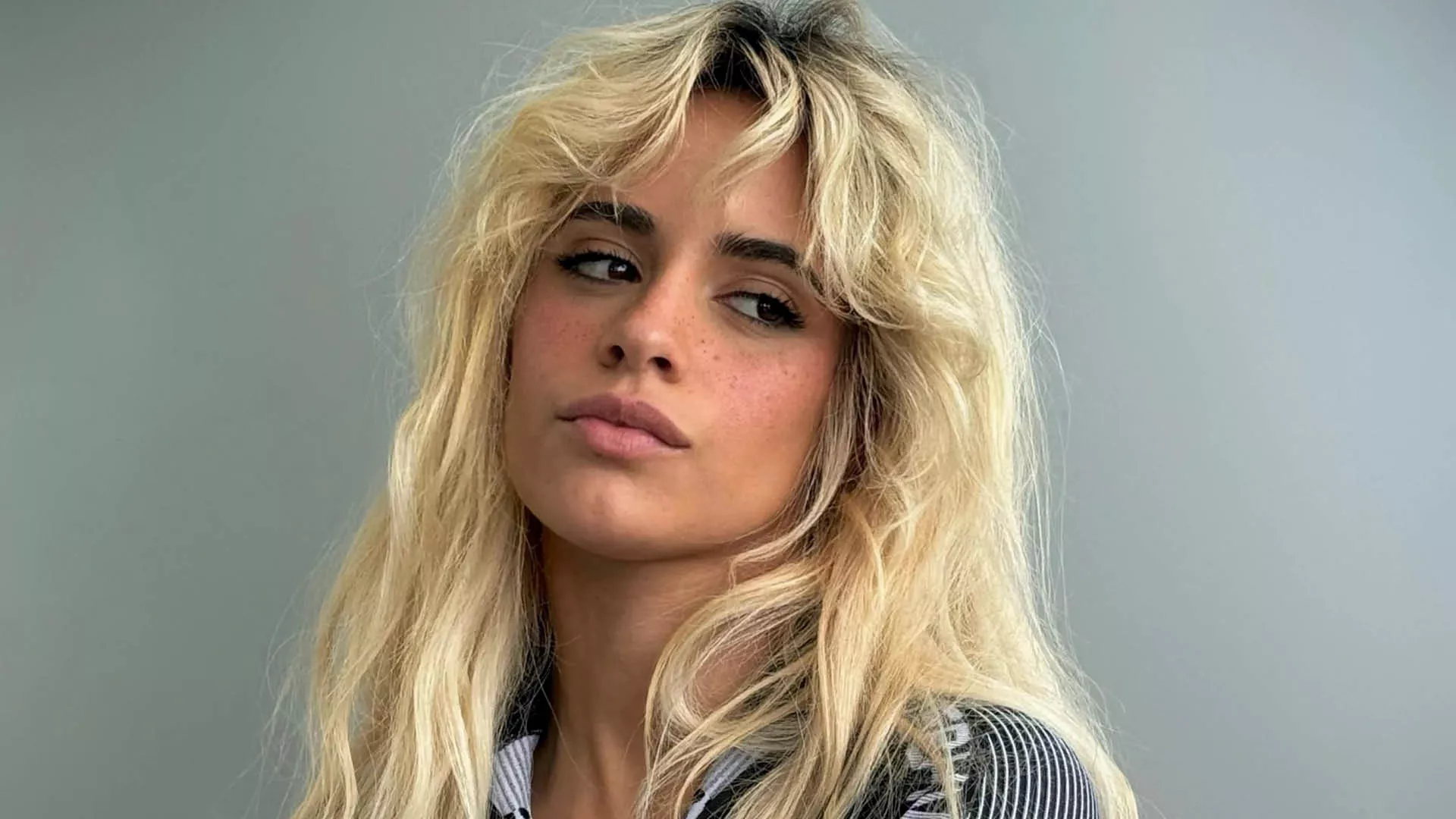 Cabello blir en billig kopia på comeback