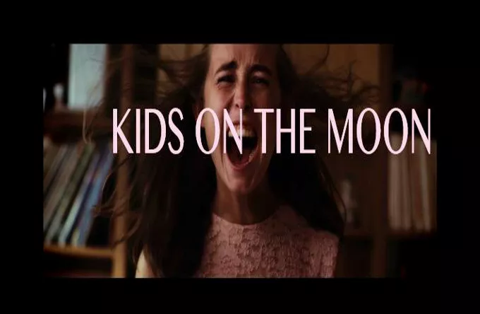 Video: Firserromantik og flade hos Kadie Elder