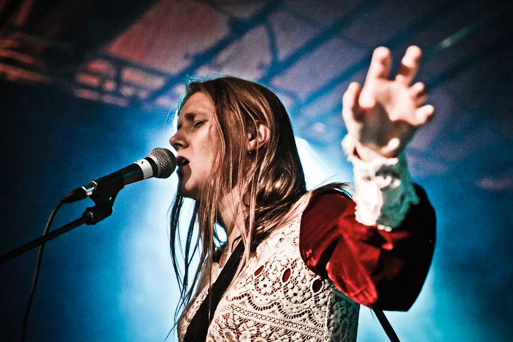Boho Dancer varmer op for Sort Sol