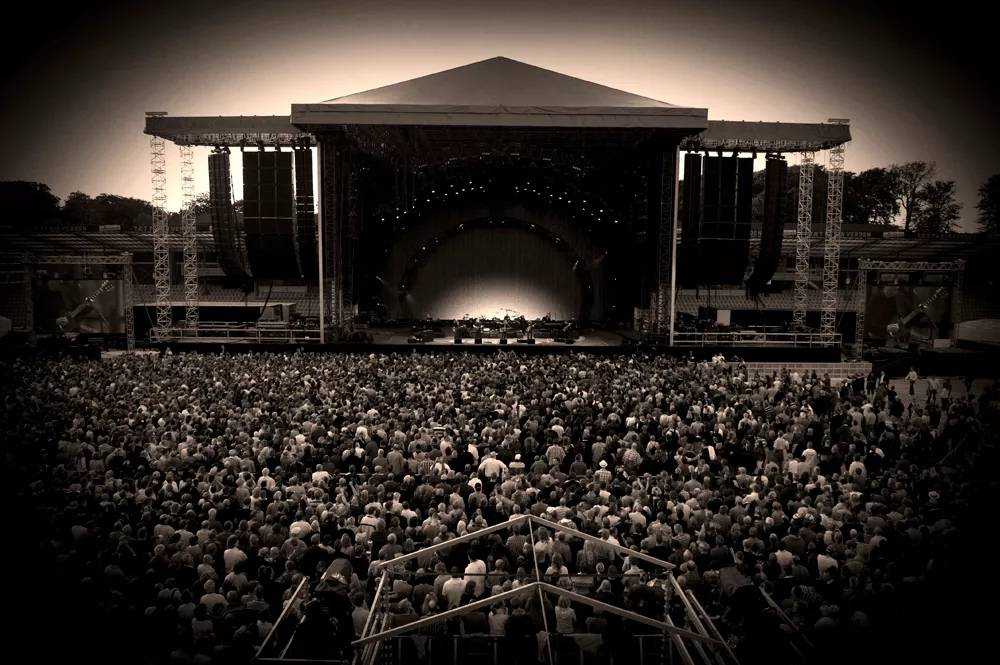 Eagles genforenet med gammel guitarist