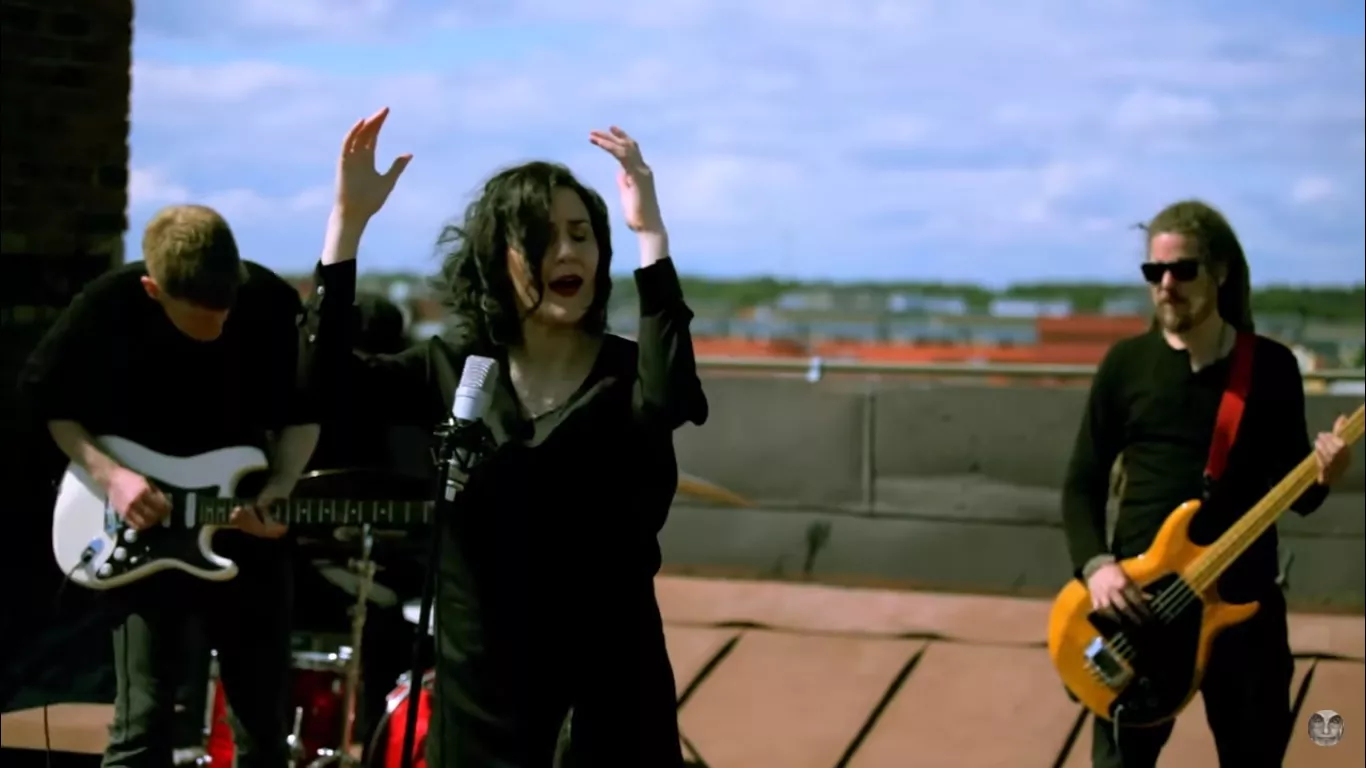 VIDEOPREMIÄR: Baron Bane blandar glädje och smärta