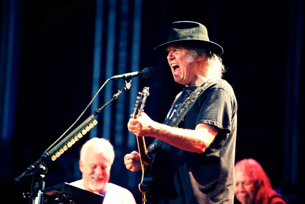 Neil Young med fiffig samarbeid