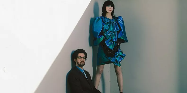 ANMELDELSE: En filmisk svingtur i stillestående retrolyd