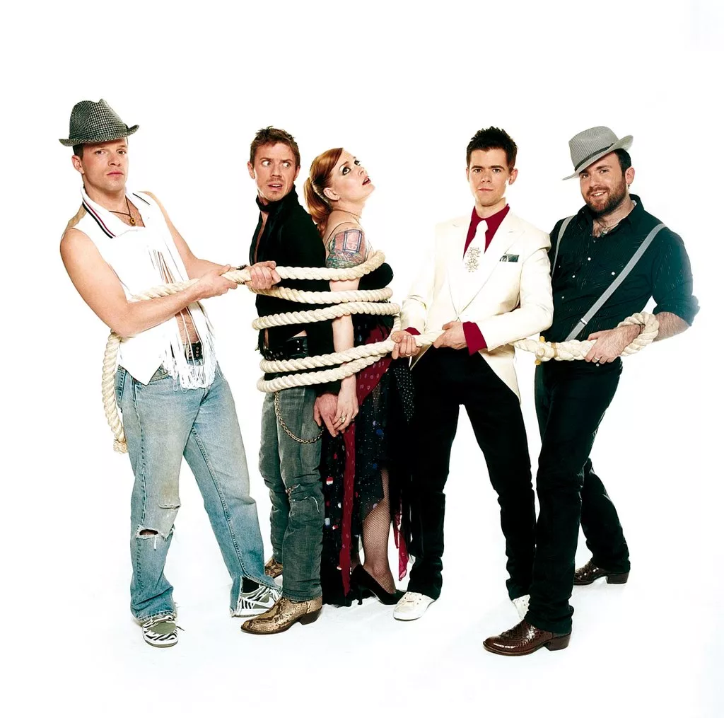 Elton John ikke tilfreds med Scissor Sisters