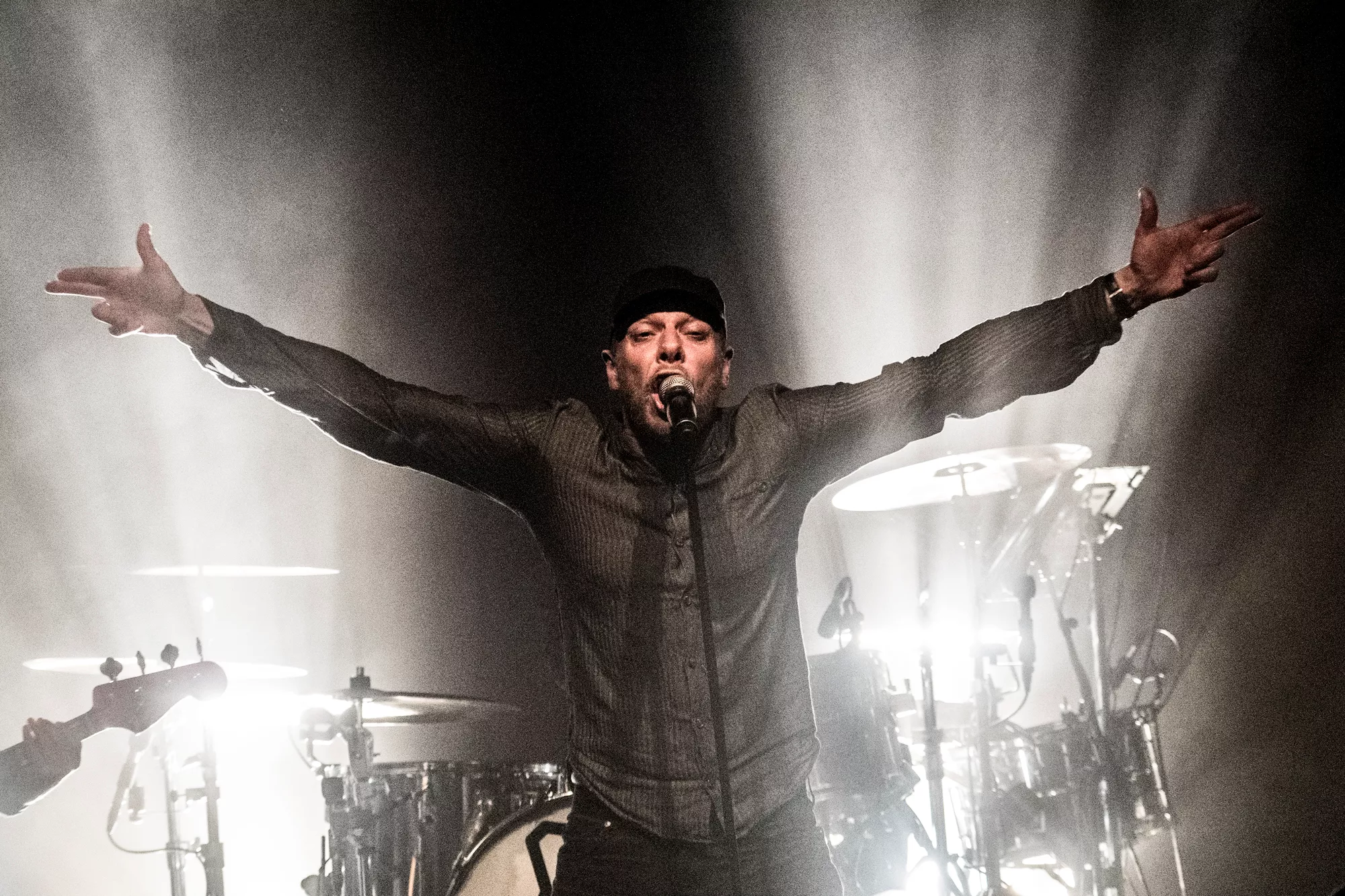 Johan Olsen protesterer med sang