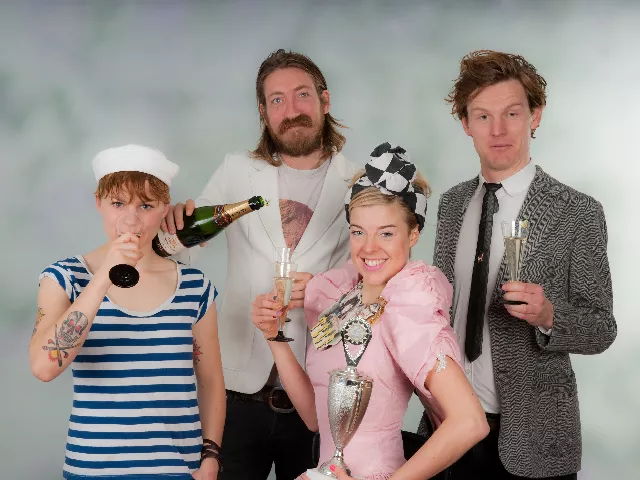 The Chop Chop Family stjæler fra Last Christmas-video