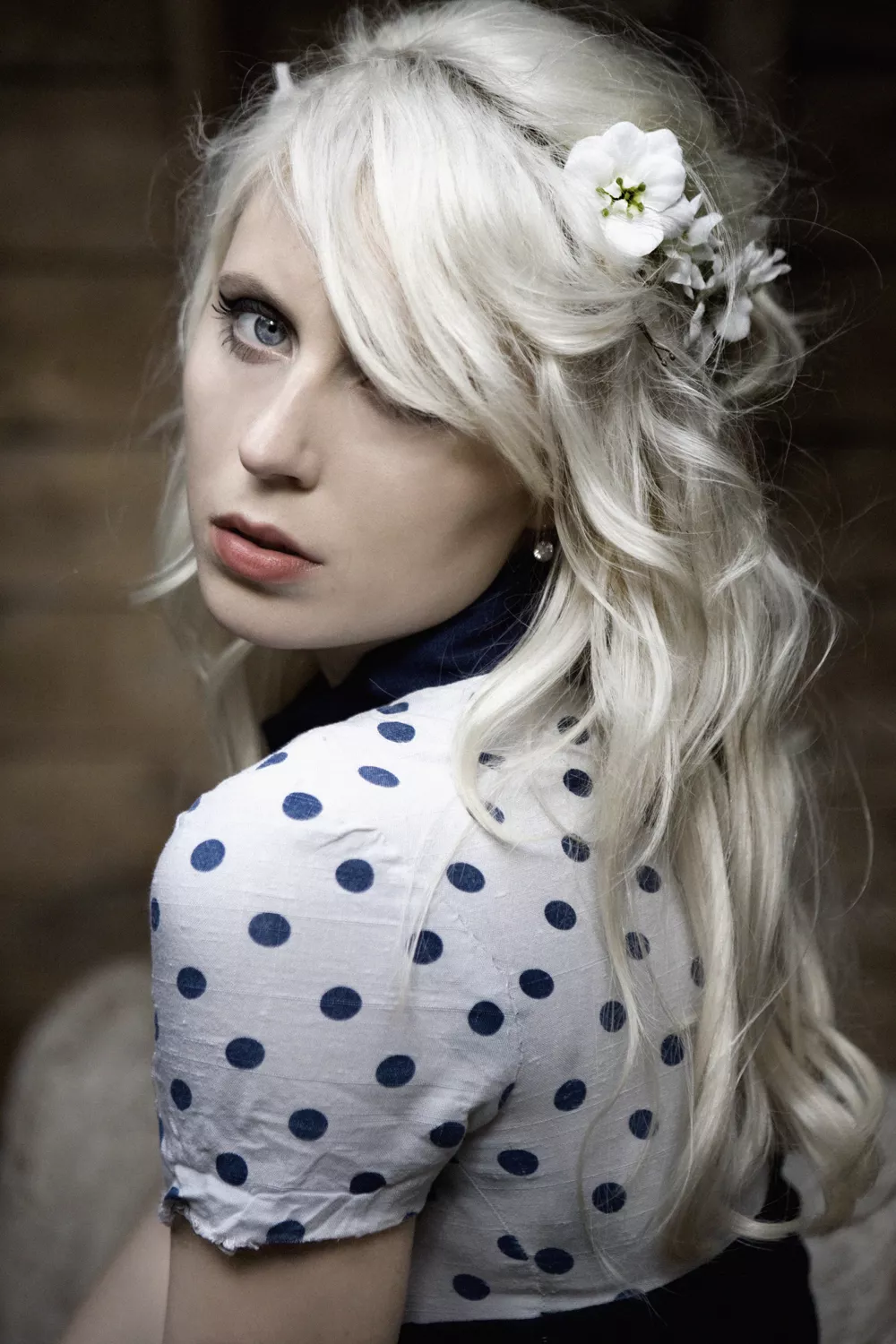 Amanda Jenssen dansar och ler 
