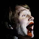 Mew afløser Sanne Salomonsen