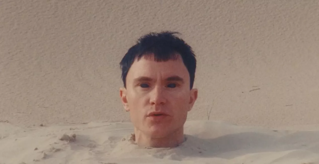 Se hovedløs Bisse i ny musikvideo