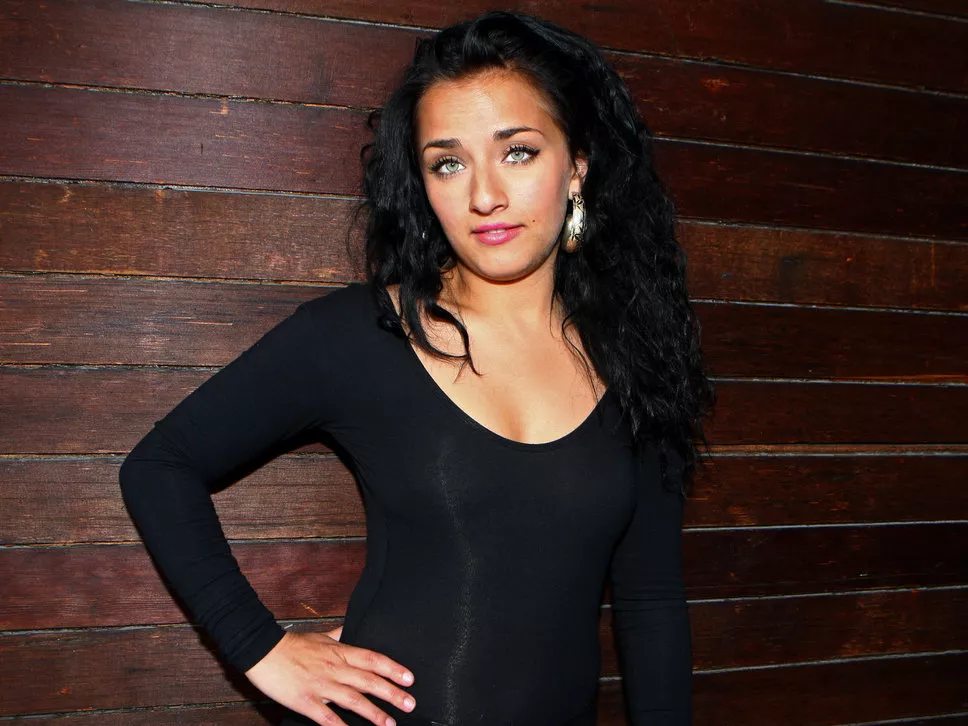 Trästock fyller på med artister